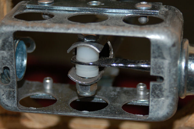 Roll axis pushrod connection detail